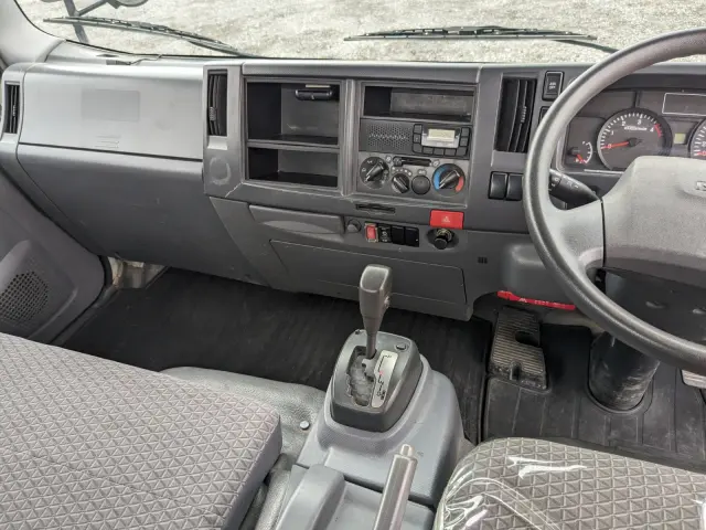 いすゞ エルフ TPG-NNR85AR(2WD)の写真27