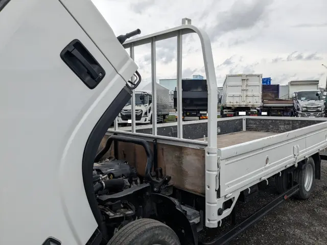 いすゞ エルフ TPG-NNR85AR(2WD)の写真32