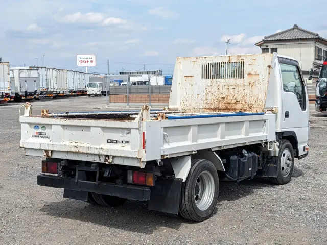 いすゞ エルフ TPG-NJR85AD(2WD)の写真4