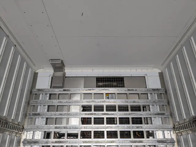 日野 プロフィア 2DG-FW1AHJ(8x4)の写真13