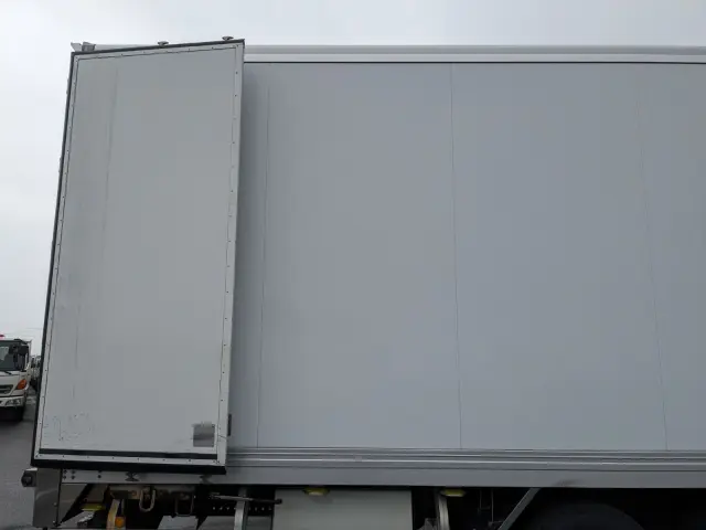 日野 プロフィア 2DG-FW1AHJ(8x4)の写真24