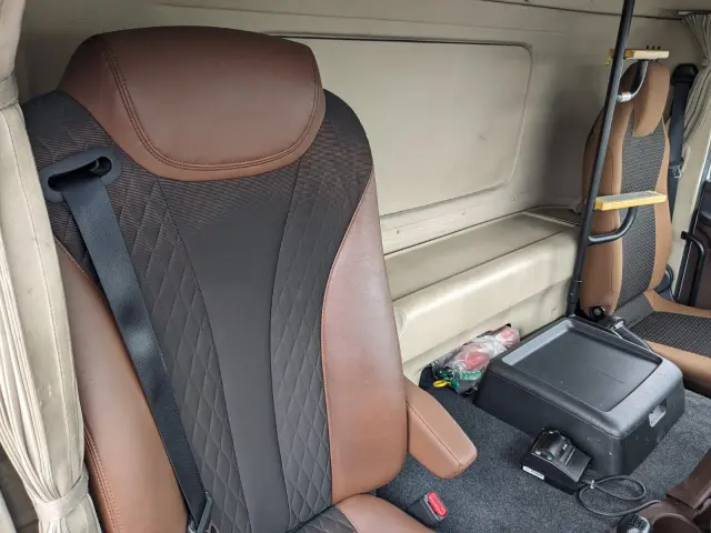 日野 プロフィア 2DG-FW1AHJ(8x4)の写真32