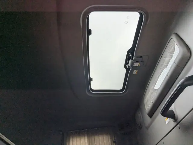 日野 プロフィア 2DG-FW1AHJ(8x4)の写真35