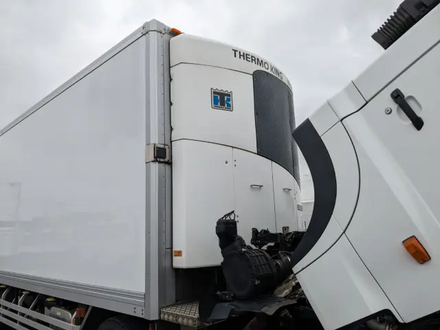 日野 プロフィア 2DG-FW1AHJ(8x4)の写真47