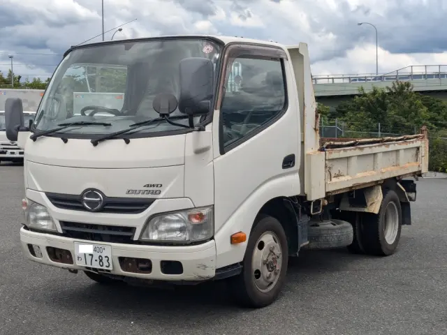 日野 デュトロ TKG-XZU675T(4WD)の写真1