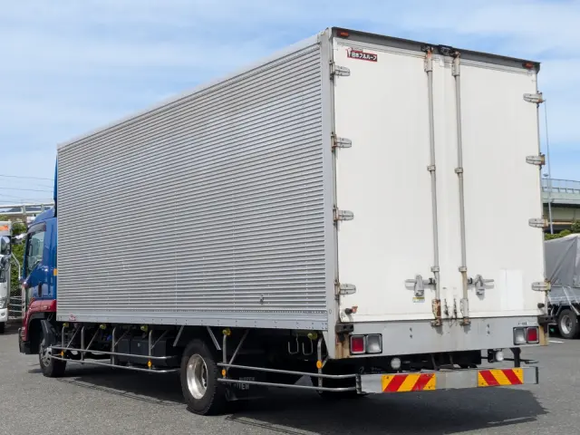 いすゞ フォワード 2RG-FRR90S2(2WD)の写真5