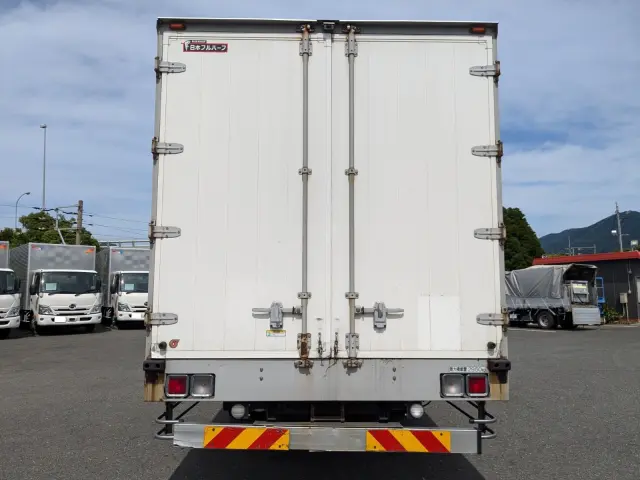 いすゞ フォワード 2RG-FRR90S2(2WD)の写真6