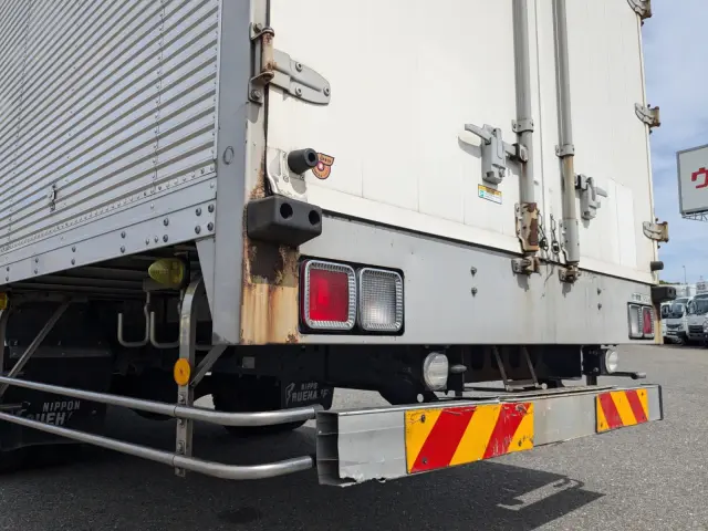 いすゞ フォワード 2RG-FRR90S2(2WD)の写真7