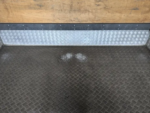 いすゞ フォワード 2RG-FRR90S2(2WD)の写真16