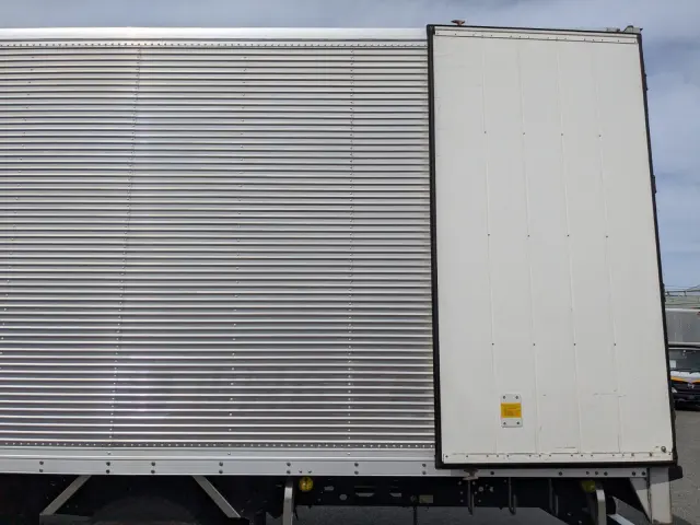 いすゞ フォワード 2RG-FRR90S2(2WD)の写真20