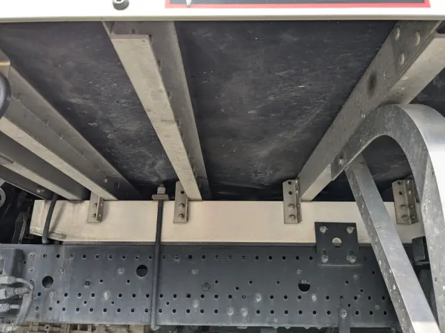 いすゞ フォワード 2RG-FRR90S2(2WD)の写真22