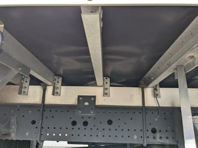 いすゞ フォワード 2RG-FRR90S2(2WD)の写真27