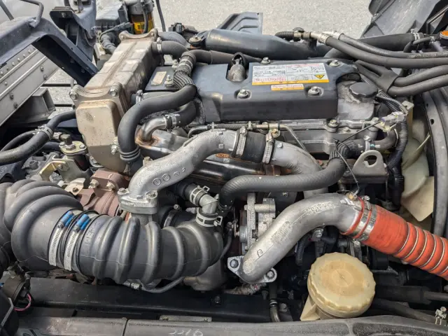 いすゞ フォワード 2RG-FRR90S2(2WD)の写真40