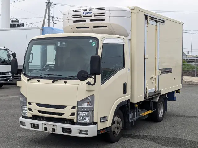 いすゞ エルフ TRG-NLR85AN(2WD)の写真1