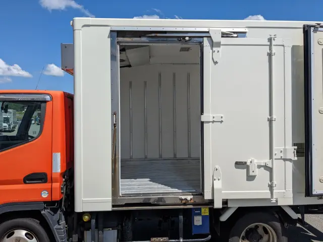 三菱 キャンター TPG-FBA20(2WD)の写真15