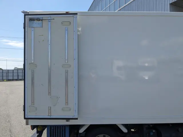 三菱 キャンター TPG-FBA20(2WD)の写真16