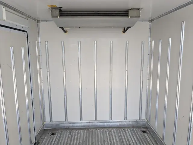 三菱 キャンター TPG-FBA20(2WD)の写真24