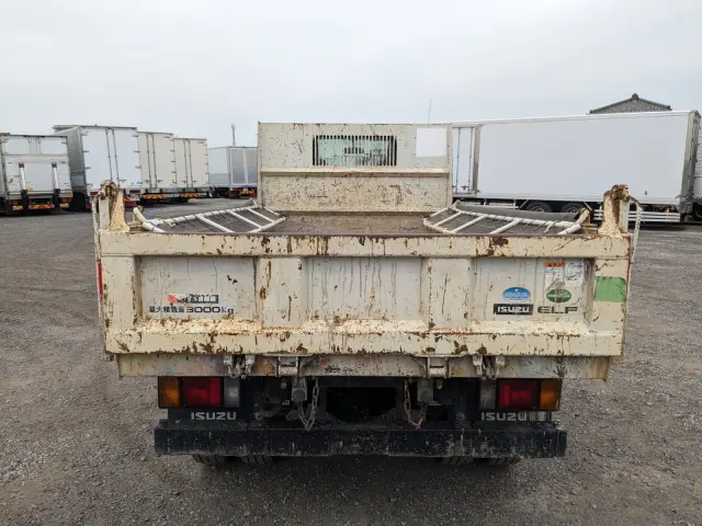 いすゞ エルフ TPG-NKR85AD(2WD)の写真6