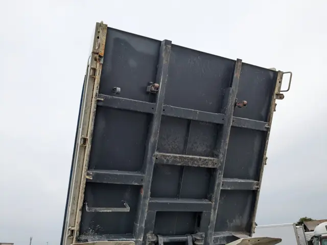 いすゞ エルフ TPG-NKR85AD(2WD)の写真26