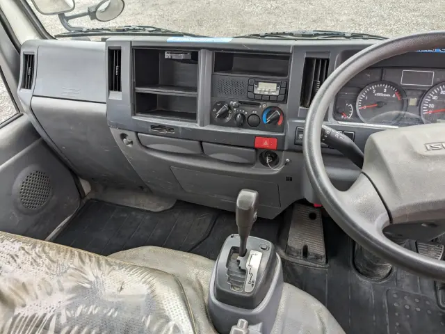いすゞ エルフ TPG-NKR85AD(2WD)の写真27