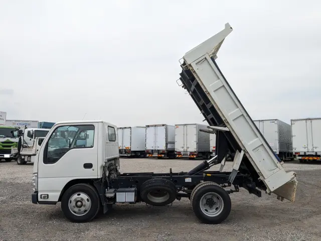 いすゞ エルフ TPG-NKR85AD(2WD)の写真30