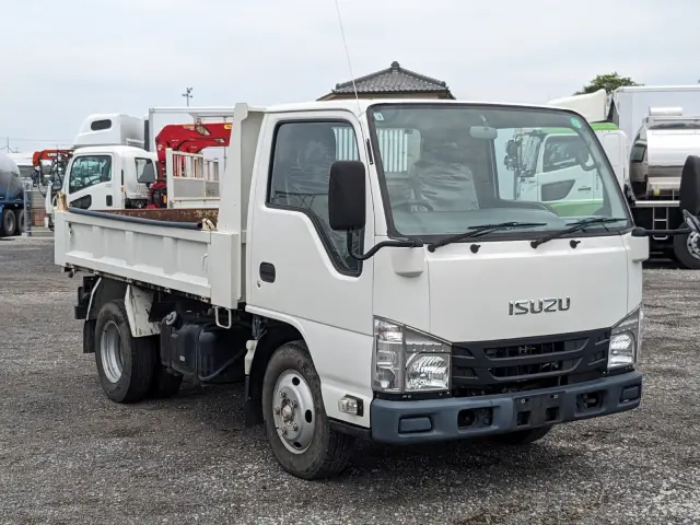 いすゞ エルフ TPG-NKR85AD(2WD)の写真2