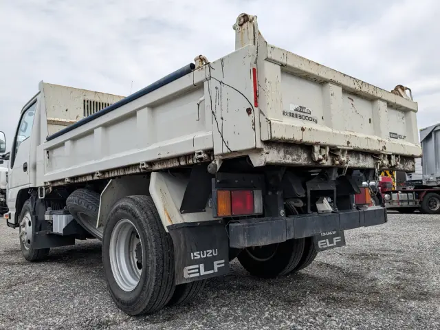 いすゞ エルフ TPG-NKR85AD(2WD)の写真7