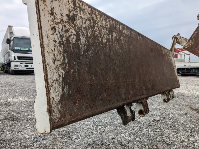 いすゞ エルフ TPG-NKR85AD(2WD)の写真10