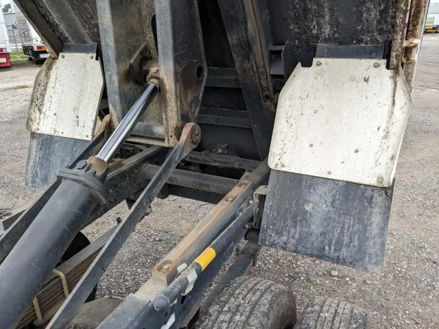 いすゞ エルフ TPG-NKR85AD(2WD)の写真33