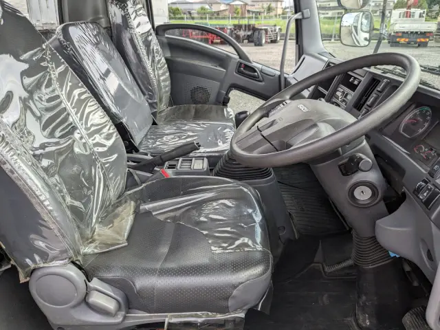 いすゞ フォワード 2PG-FRR90S1(2WD)の写真27