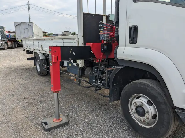 いすゞ フォワード 2PG-FRR90S1(2WD)の写真27