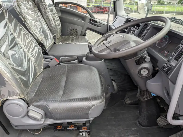 いすゞ フォワード 2PG-FRR90S1(2WD)の写真28