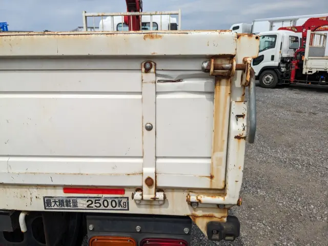 いすゞ フォワード 2PG-FRR90S1(2WD)の写真8