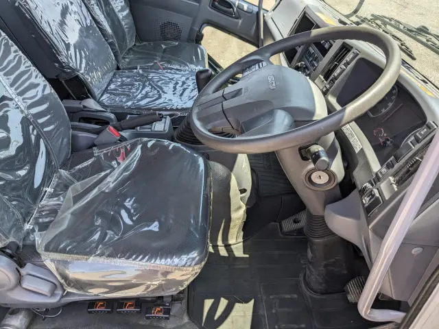 いすゞ フォワード 2PG-FRR90S1(2WD)の写真39