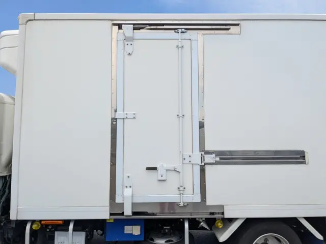 日野 デュトロ TPG-XZU710M(2WD)の写真28