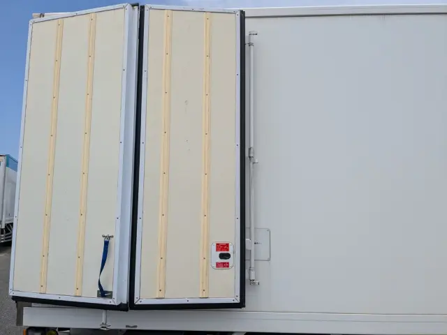 日野 デュトロ TPG-XZU710M(2WD)の写真30