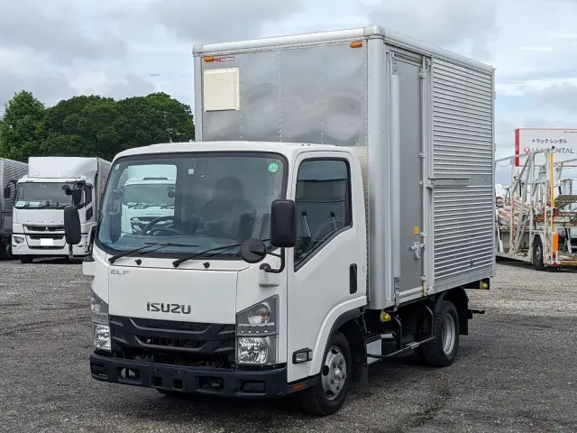 いすゞ エルフ TPG-NLR85AN(2WD)の写真1