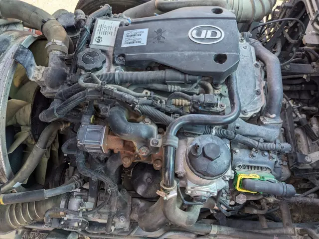 UD コンドル TKG-MK38L(2WD)の写真39