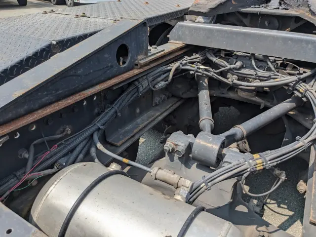 日野 プロフィア QDG-SS1EKDA(6x4)の写真16