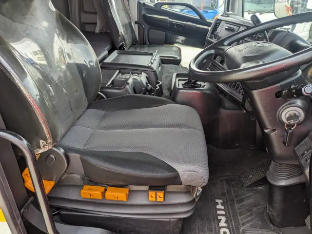 日野 プロフィア QDG-SS1EKDA(6x4)の写真28