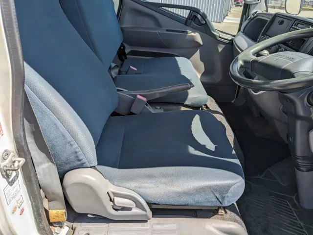 三菱 キャンター TKG-FBA20(2WD)の写真31