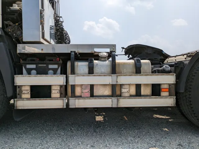 日野 プロフィア QPG-SH1EDDG(2WD)の写真19