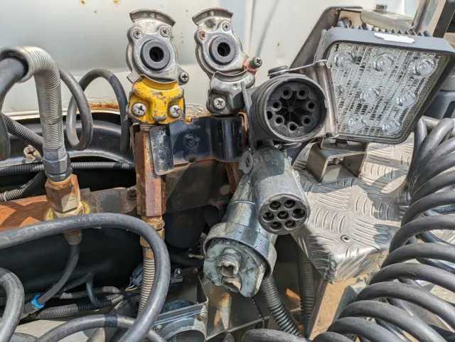 日野 プロフィア QPG-SH1EDDG(2WD)の写真24