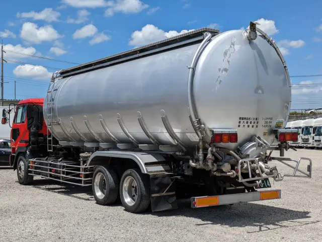 UD クオン KL-CD48J(6x2)の写真6