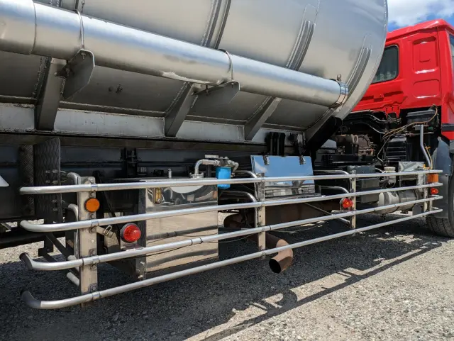 UD クオン KL-CD48J(6x2)の写真21