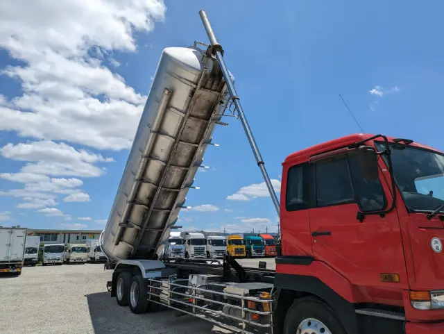 UD クオン KL-CD48J(6x2)の写真22