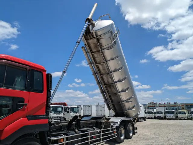 UD クオン KL-CD48J(6x2)の写真23