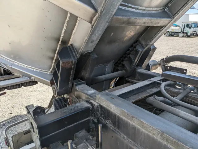 UD クオン KL-CD48J(6x2)の写真27