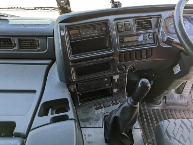 UD クオン KL-CD48J(6x2)の写真31