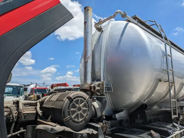 UD クオン KL-CD48J(6x2)の写真35